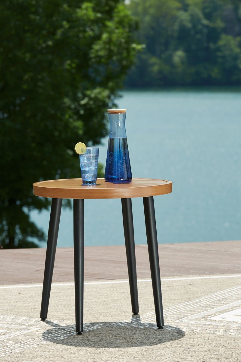 Horizon Hall - Round End Table - Two-tone Brown - Image 4