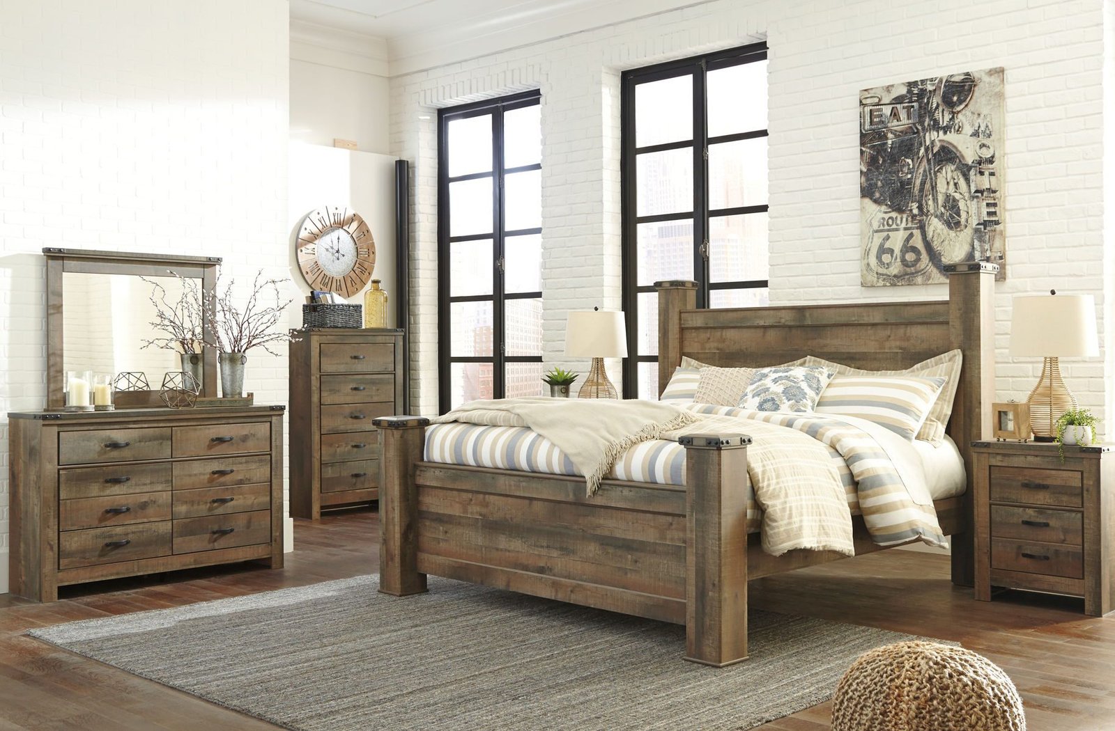Trinell - Poster Bed - Image 5