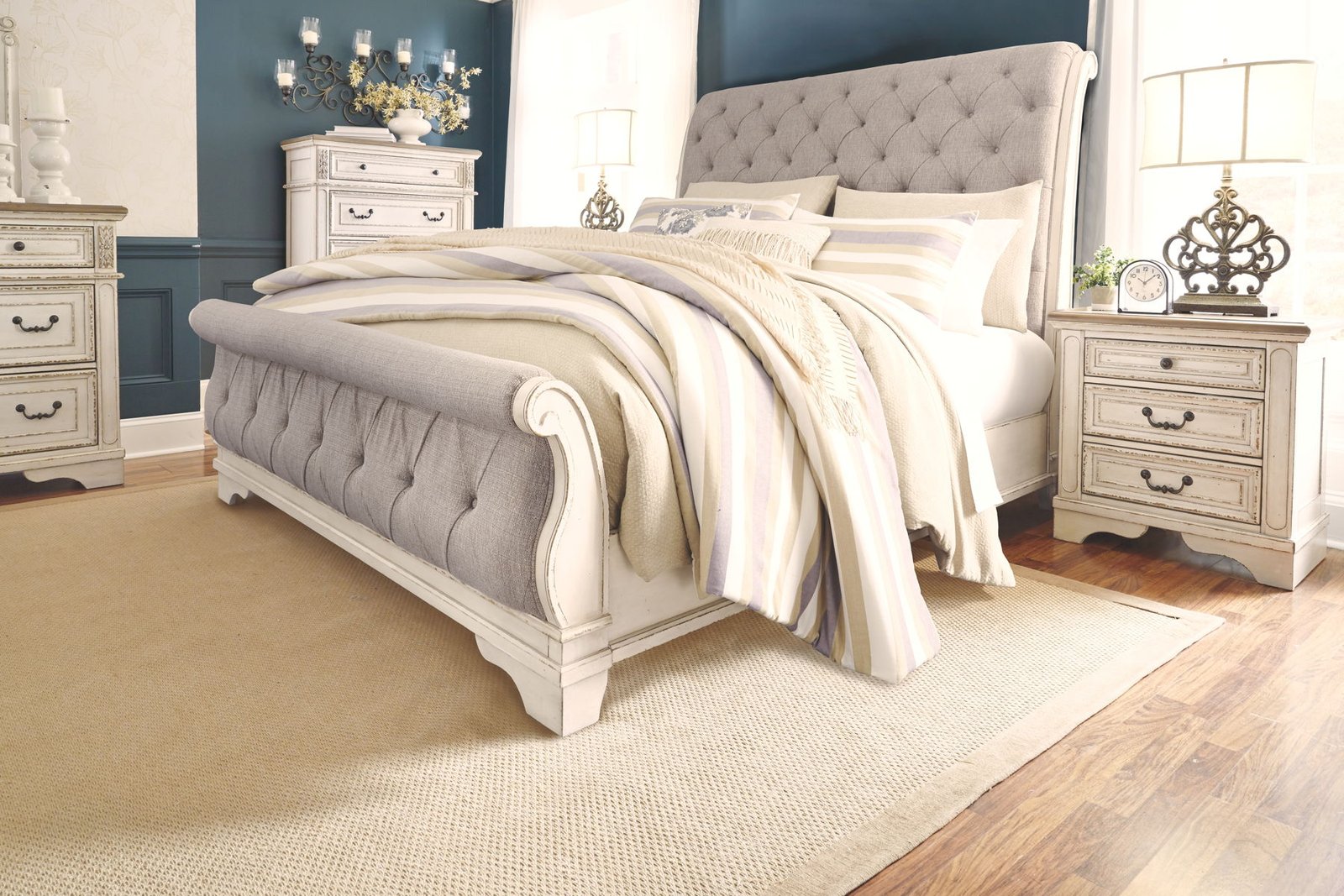 Realyn - Bedroom Sleigh Bed Set - Image 20