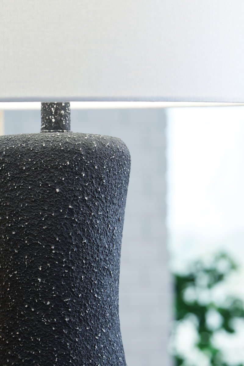 Maykins - Metal Table Lamp - Black - Image 4