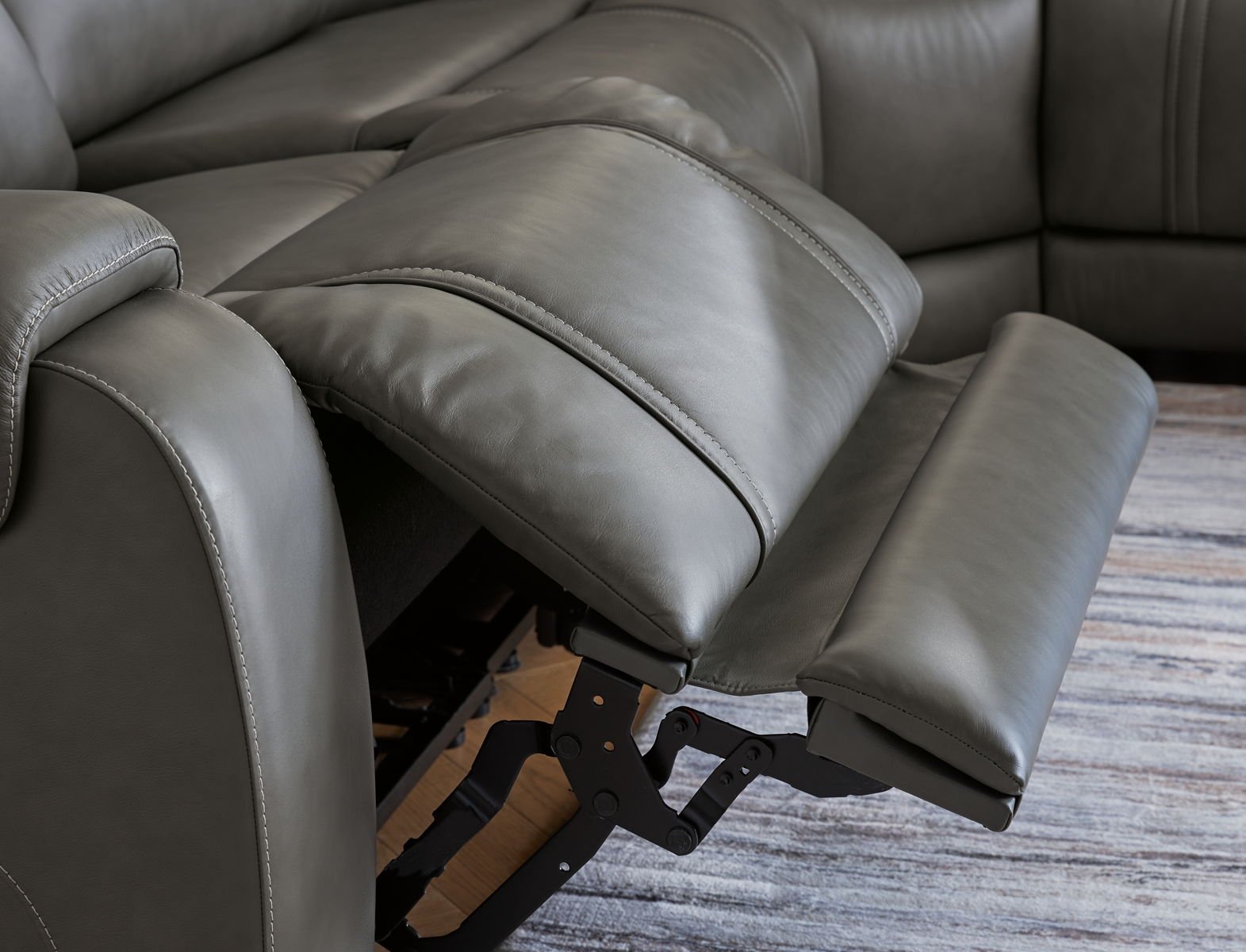 5Z - Pittson - Power Reclining Sectional - Image 12
