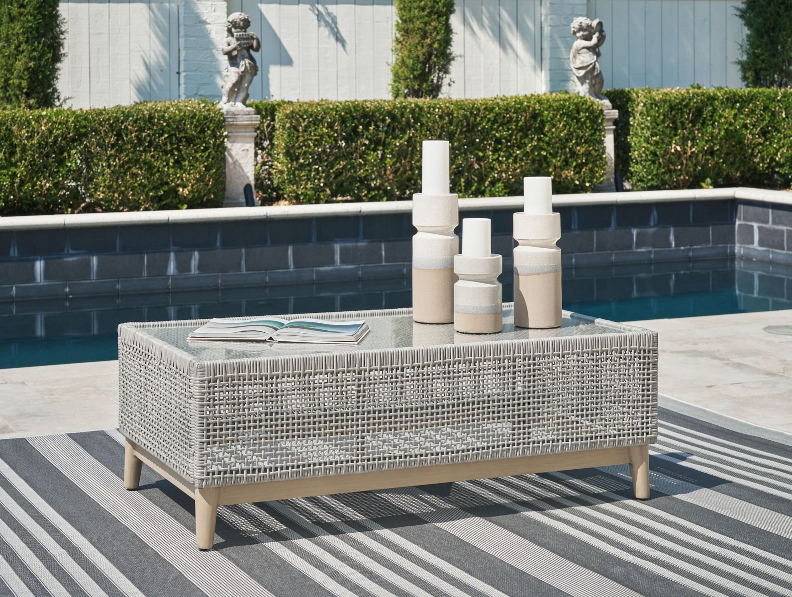 Seton Creek - Rectangular Cocktail Table - Gray - Image 2