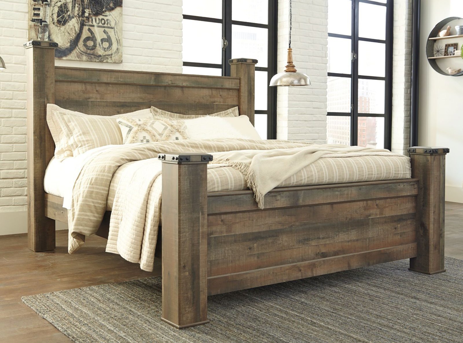 Trinell - Poster Bed - Image 2