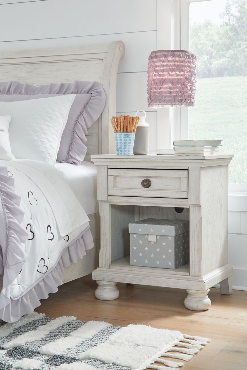 Robbinsdale - One Drawer Night Stand - Antique White - Image 3