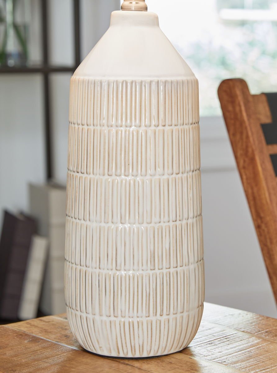 Willport - Ceramic Table Lamp (Set of 2) - Off White - Image 3