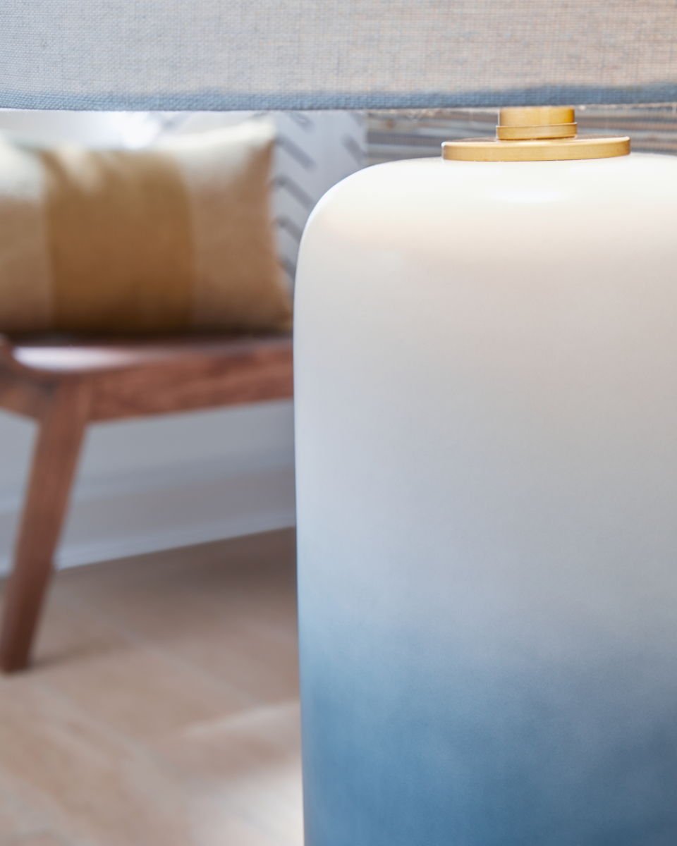 Lemrich - Ceramic Table Lamp - White - Image 4