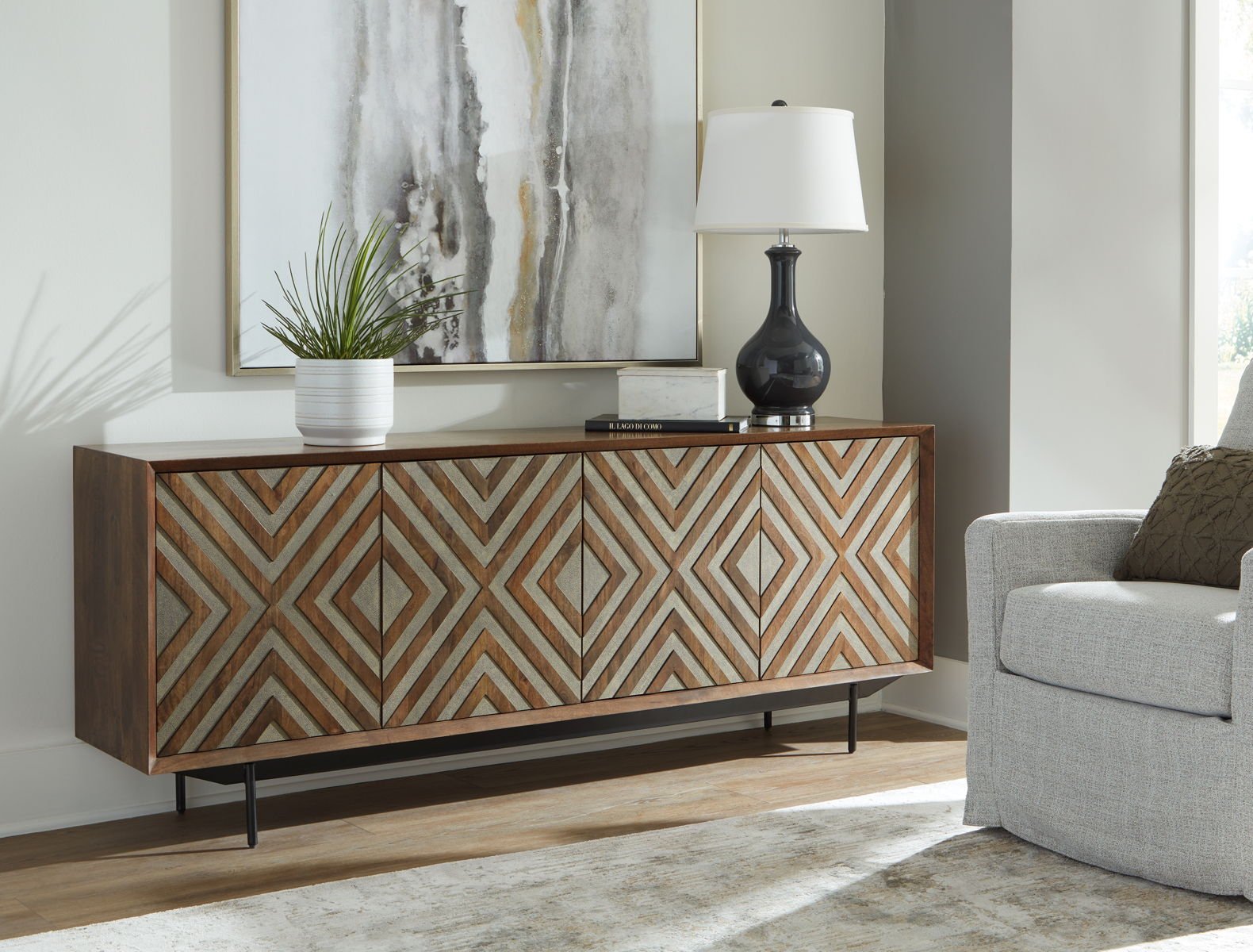 Dreggan - Accent Cabinet - Brown / Gold Finish - Image 4