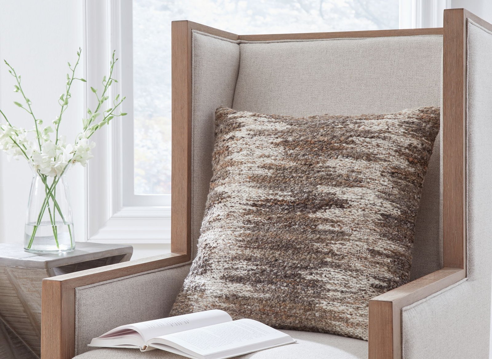 Nealton - Pillow - Image 3