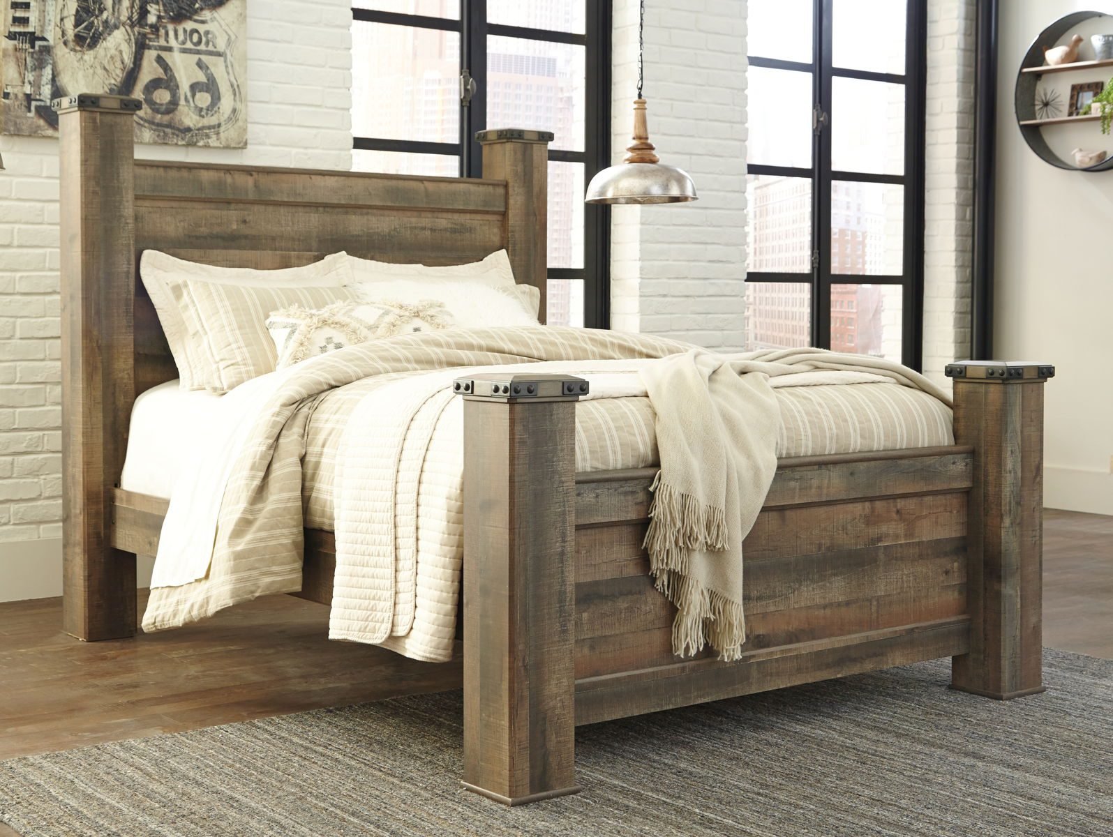 Trinell - Poster Bed - Image 7