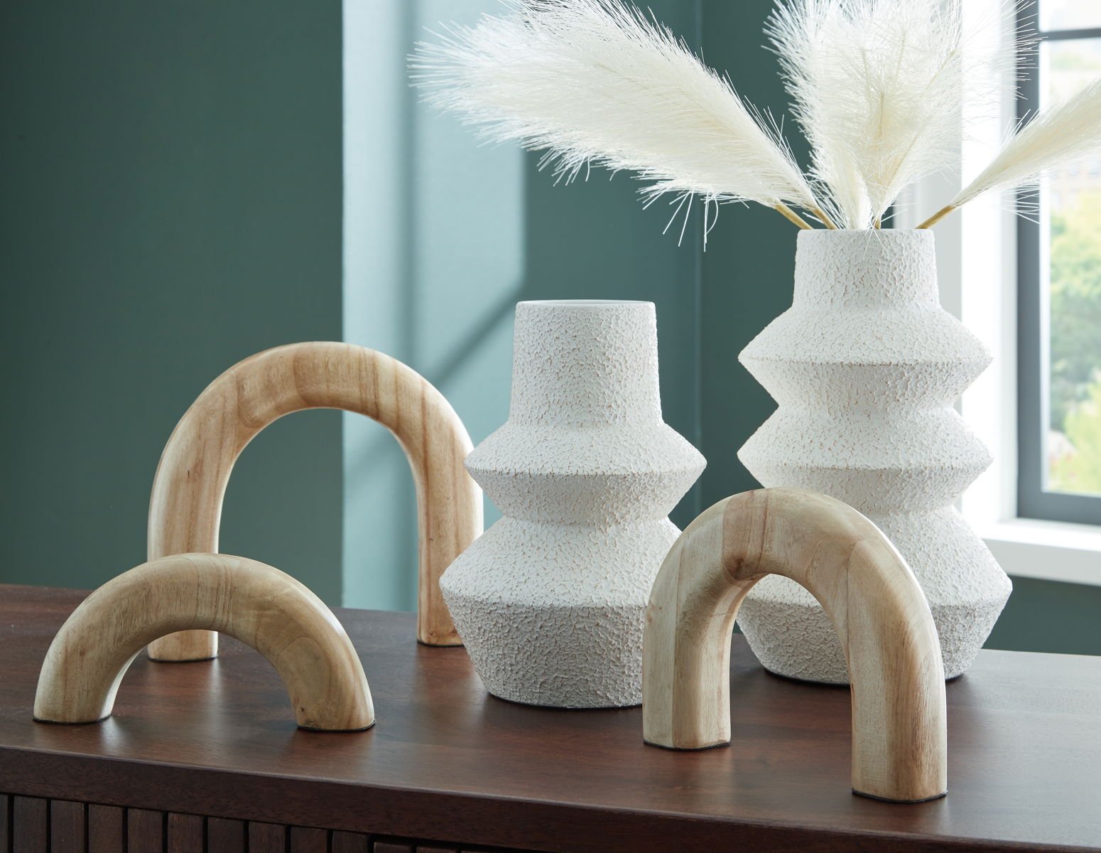 Maddwarth - Accessory Set (Set of 5) - White / Natural Brown - Image 2