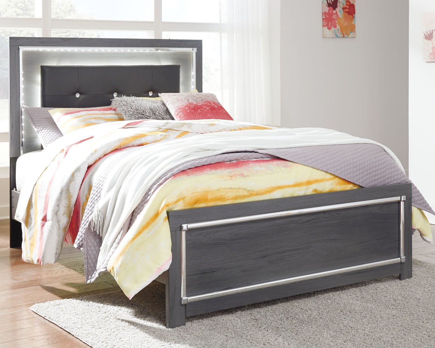 Lodanna - Panel Bed - Image 12