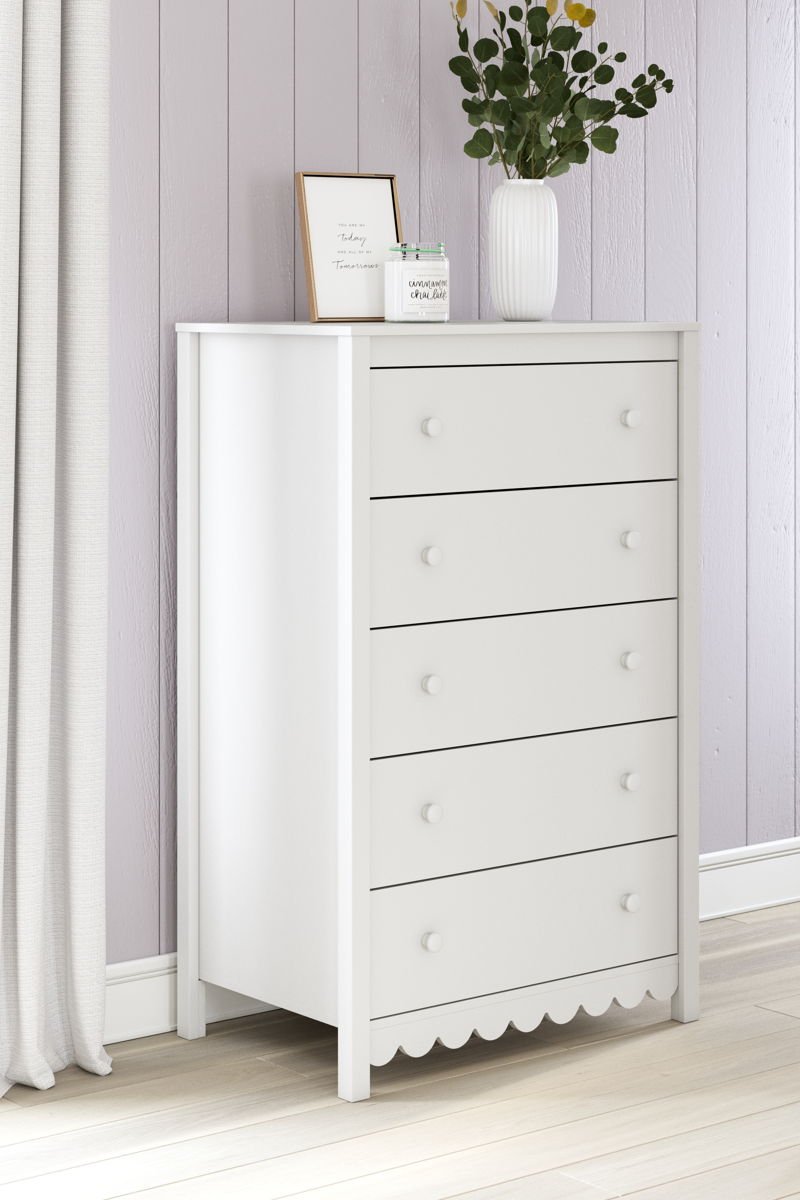 Hallityn - Five Drawer Chest - White - Image 4
