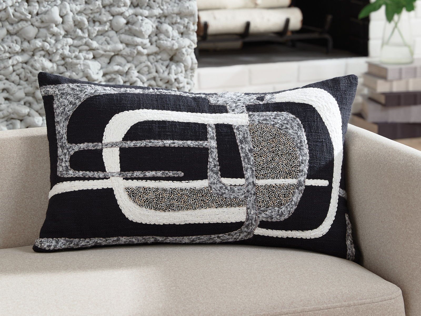Gavrileigh - Pillow (Set of 4) - Black / Gray / Ivory - Image 2